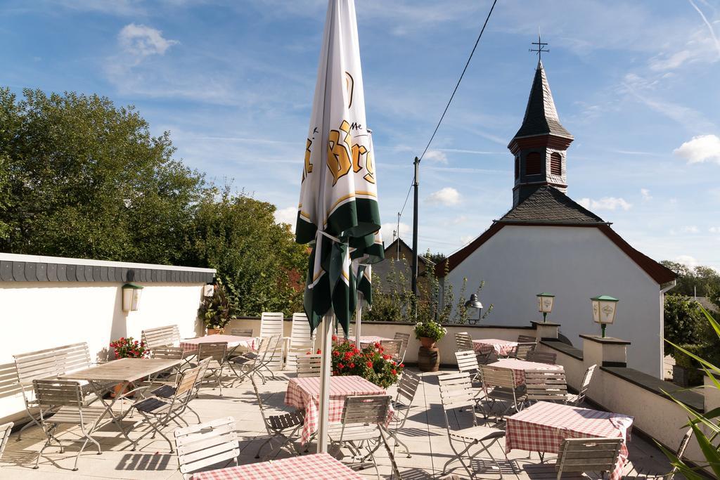 Hotel Und Landgasthof Zum Bockshahn Spessart  Exterior foto