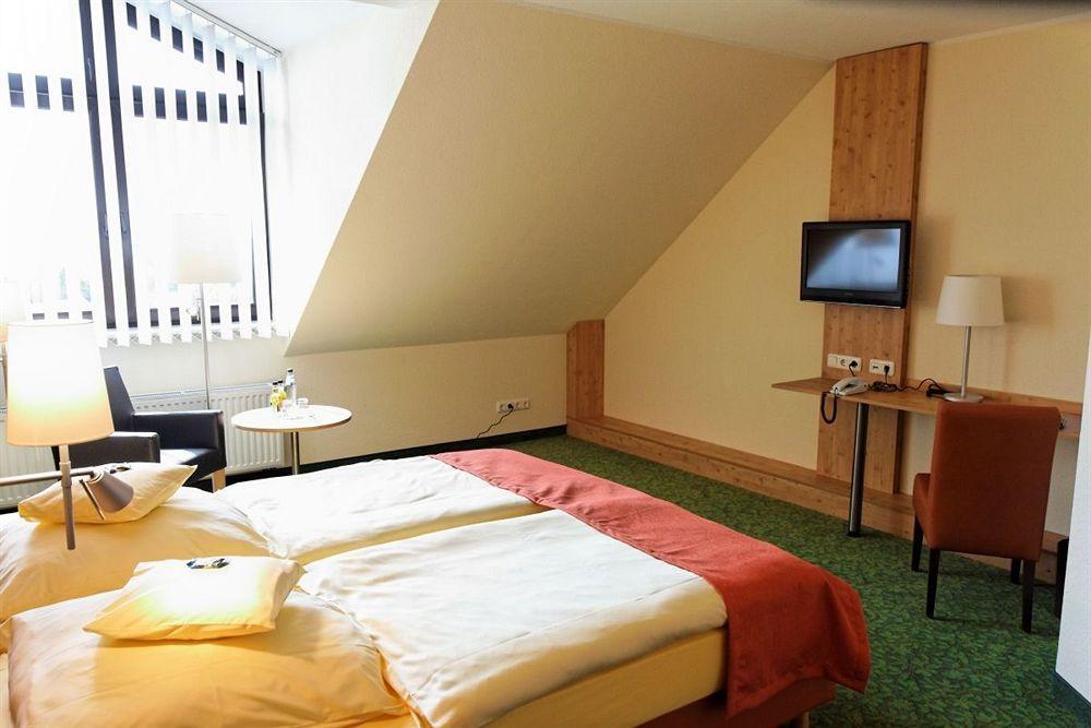 Hotel Und Landgasthof Zum Bockshahn Spessart  Exterior foto
