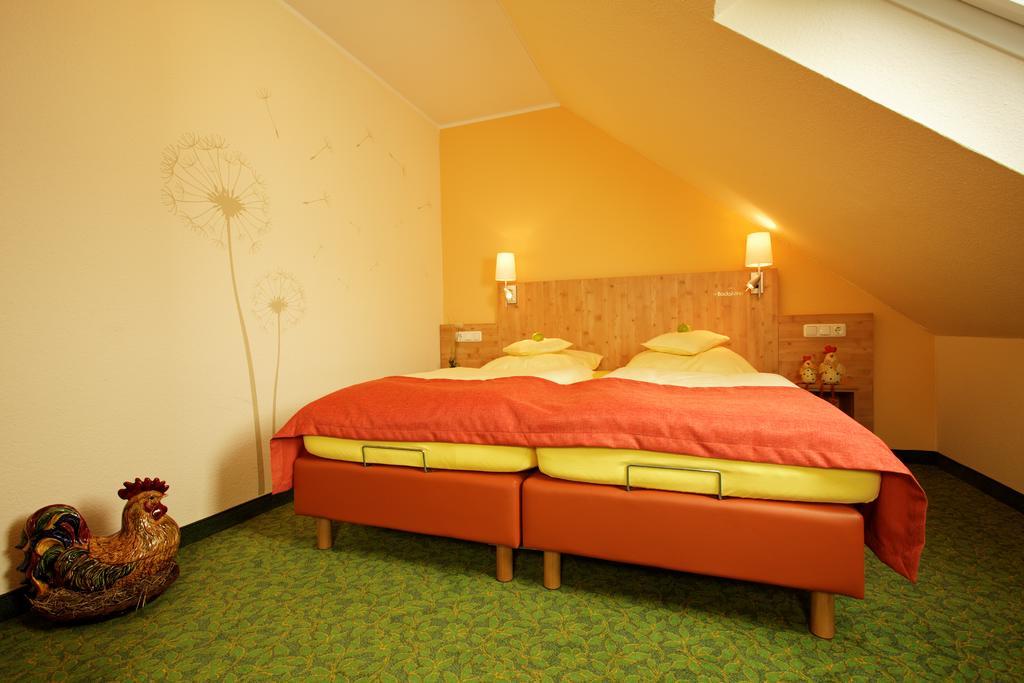 Hotel Und Landgasthof Zum Bockshahn Spessart  Exterior foto