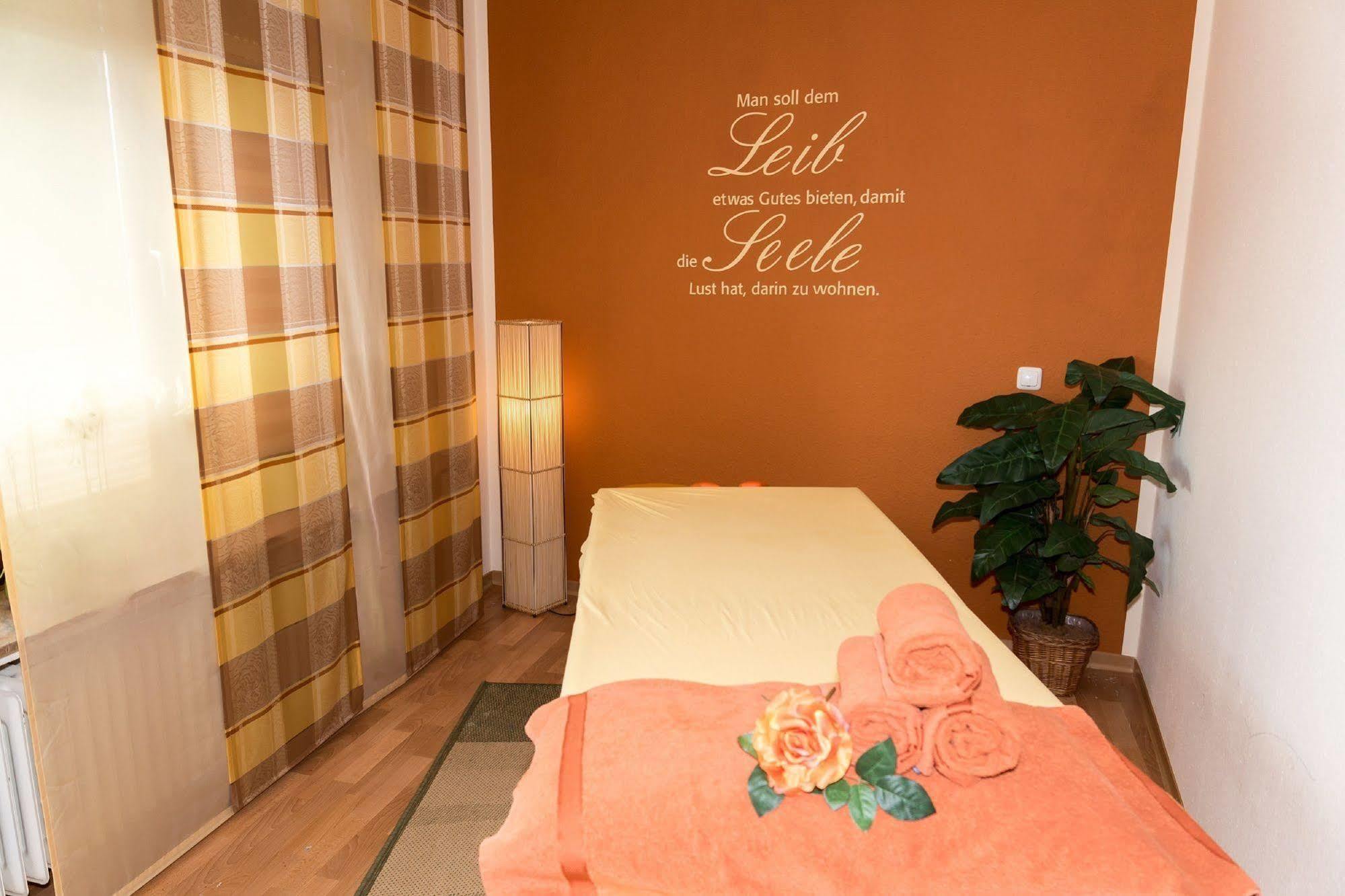 Hotel Und Landgasthof Zum Bockshahn Spessart  Exterior foto